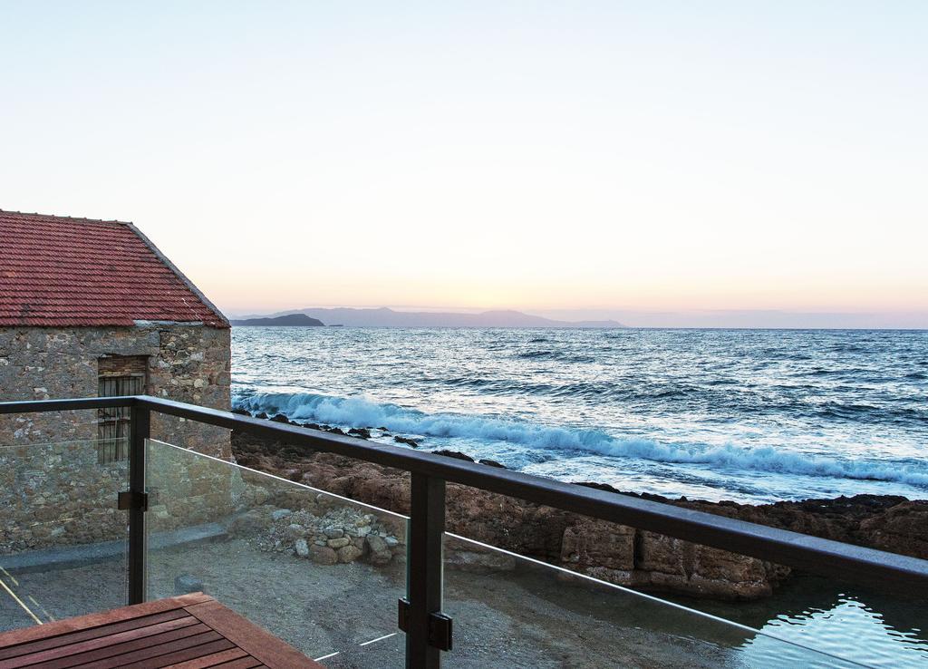 Готель Ocean Waves Chania  Екстер'єр фото