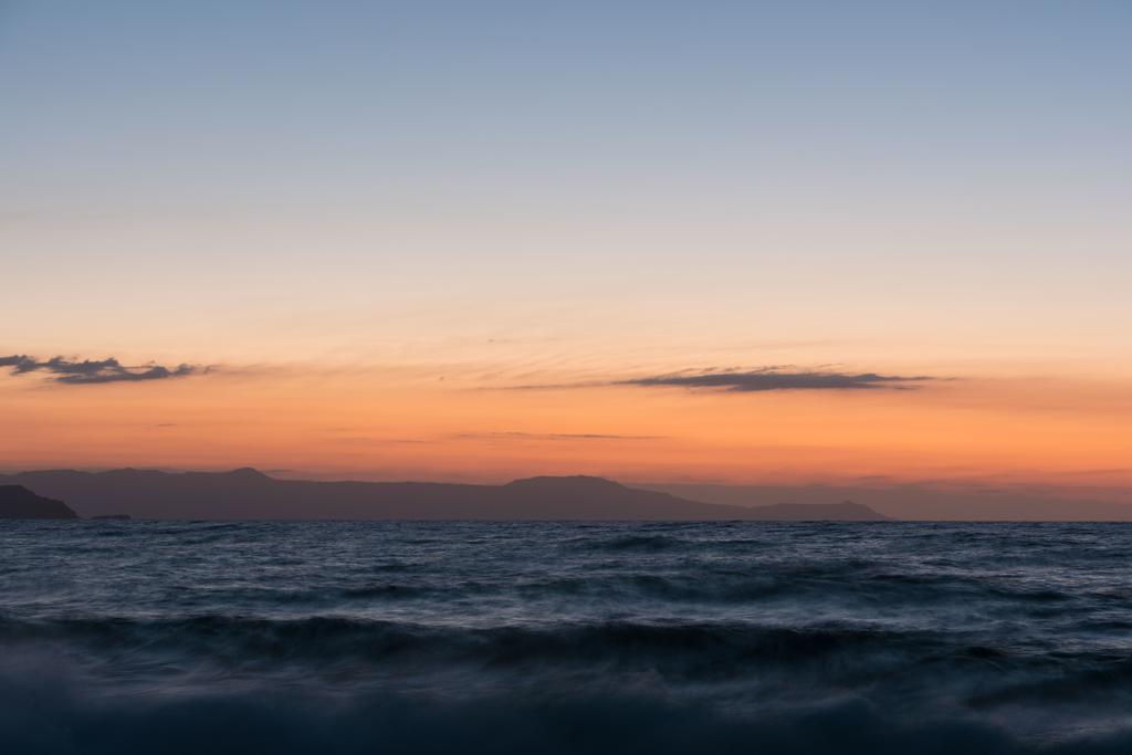 Готель Ocean Waves Chania  Екстер'єр фото