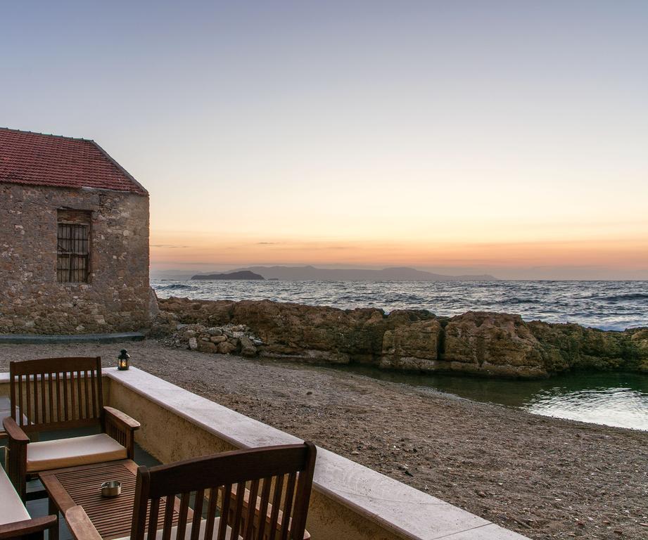 Готель Ocean Waves Chania  Екстер'єр фото
